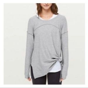 Rare Lululemon Womens Size 6 Long Sleeve Hit Unwind Top In Heather Gray